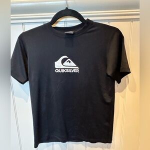 QUIKSILVER Size Medium Black & White Short Sleeve Board Tee Shirt Front Logo